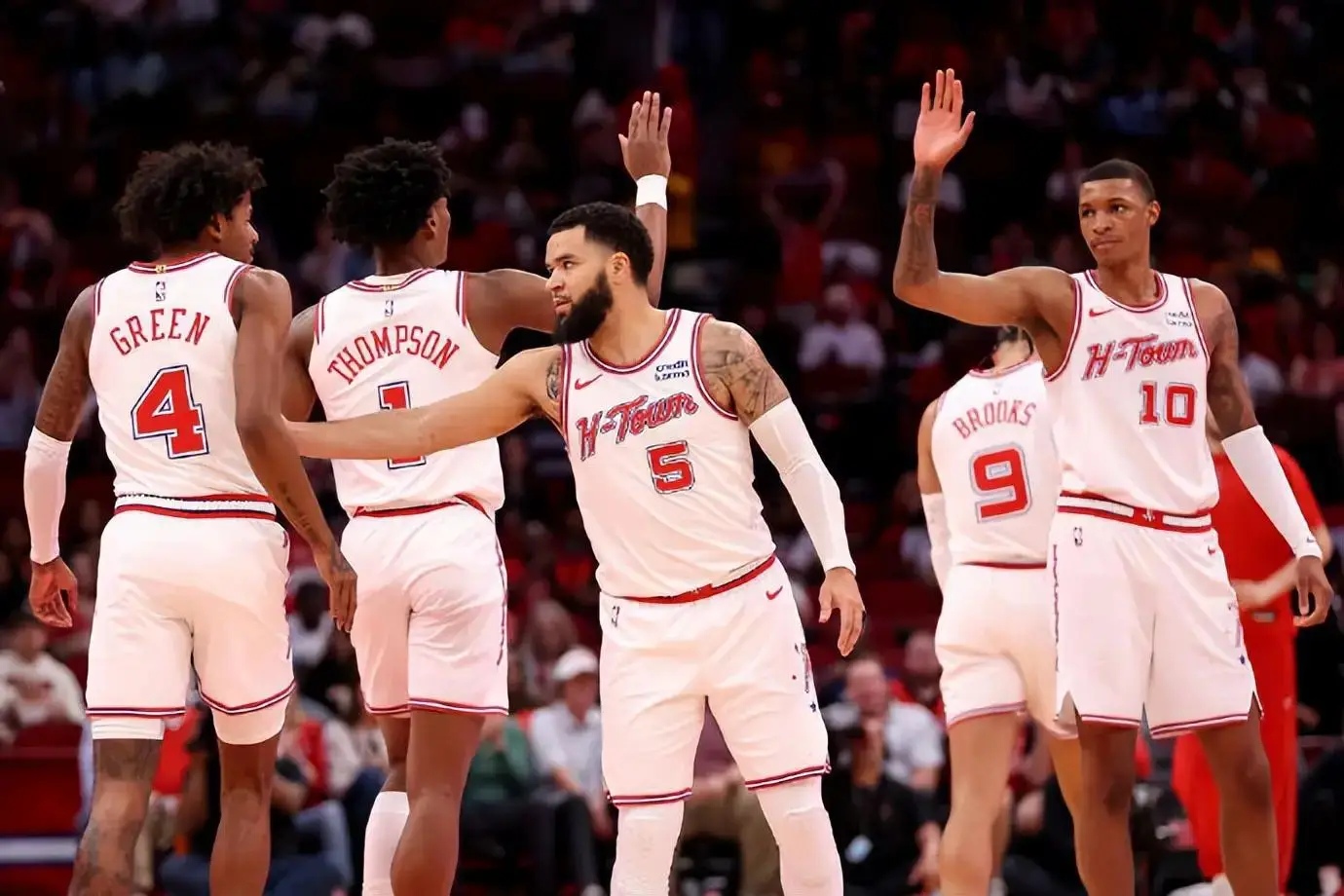 米兰体育中国官网-包含赛前萨克拉门托国王远射贴柱：NBA常规赛节点到来，赛场秩序良好，年轻球员得到机会的词条-米兰体育中国官网